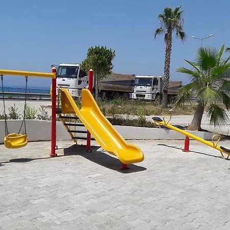 מלון Sea Star אלאניה